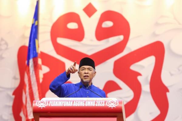 Zahid’s hold on Umno presidency still not safe despite DNAA, analysts say
